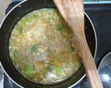 Foto langkah ke 5 dari resep Sup jagung dan jamur enoki.
