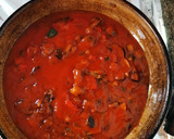 Foto del paso 2 de la receta: Conejo troceado con verduritas y tomate