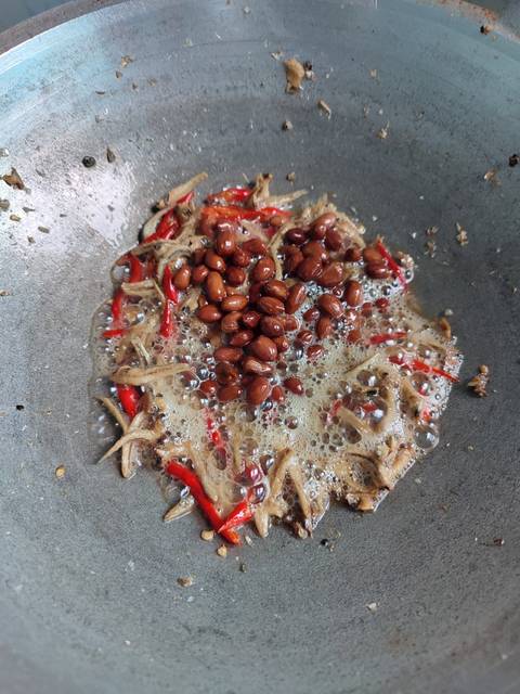 Langkah-langkah untuk membuat Resep Teri Kacang Bawang
