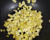 Foto del paso 1 de la receta: Contramuslos de Pollo al Curry con Manzana a la Mantequilla y Arroz