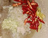 Foto langkah ke 3 dari resep Oseng Cumi Jamur.