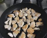 A picture of step 3 of Creamy chicken.