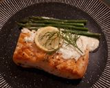 Foto del paso 7 de la receta: Salmón al horno, espárragos verdes y salsa de yogur, pepino y eneldo