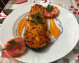 Foto del paso 8 de la receta: Calabacines rellenos con gratinado de queso de oveja y salsa de pimientos del piquillo