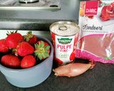 Une image de l'étape 2 de Salsa de fraises épicée.