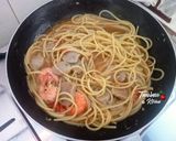 Foto langkah ke 7 dari resep Spaghetti Tomat Udang.
