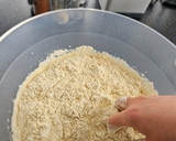 A picture of step 4 of Calzones from scratch.