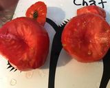 Une image de l'étape 1 de Tomates cœur de bœuf farcies fromage frais de brebis,pistaches et épices.