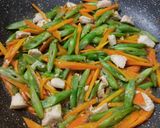 Foto langkah ke 3 dari resep 24/26. Cah buncis wortel.