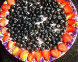 A picture of step 1 of Blueberry strawberry salad.
