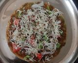 A picture of step 5 of Paratha Pizza.