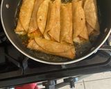Foto del paso 3 de la receta: Tacos dorados con pollo🤤🤤🐥🍗🍗🌮🌮🥂