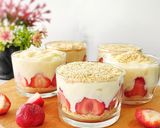 Foto langkah ke 10 dari resep Strawberry Magnolia (Turkish Dessert).