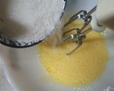 Foto langkah ke 3 dari resep 497. Bolu Kukus Bunga Matahari.