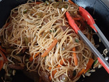 Tallarines con verduras salteadas