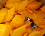 A picture of step 1 of Mango Mastani.