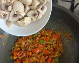 A picture of step 5 of Dhaba Style Spinach Mushroom 🍄‍🟫.