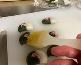 A picture of step 7 of Japanese Kawaii Kusa-Mochi.