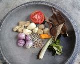 Foto langkah ke 2 dari resep #6. Soto Bening Ayam Rempah.