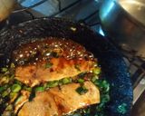 Foto del paso 5 de la receta: Tortilla de repollo con arroz y churrasco de bondiola