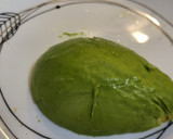 Foto del paso 5 de la receta: Bocata abierto de revuelto de gambas, champiñones, queso y 🥑