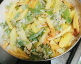 Foto del paso 8 de la receta: Papa frita con vainitas verdes y huevos