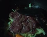 Foto langkah ke 5 dari resep Tumis Daging Sapi dan Kubis.