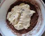 Kétszínű piskóta csokidarabkával recept fázis 4 fotója