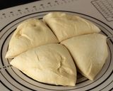 A picture of step 9 of Quarter Cream Cheese Bun.