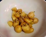 Foto del paso 3 de la receta: Patatitas con ajo y orégano