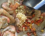 Foto langkah ke 5 dari resep Udang Saos Mentega.