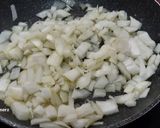 Foto del paso 1 de la receta: Empanada de ave (aprovechamiento)