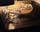 A picture of step 4 of Chocolate chips cup cake.