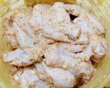 Foto langkah ke 4 dari resep Garlic Parmesan Crispy Wings.