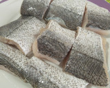 Foto del paso 1 de la receta: Merluza en salsa de champiñones