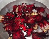 Foto langkah ke 1 dari resep Sirup Rosella.