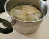 Foto del paso 1 de la receta: Bacalao con ajos frescos y salsa de mostaza