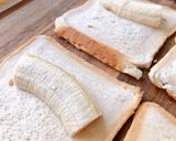 Hình bước làm 2 của món 💚 Bánh Sandwich Kẹp Chuối Nướng