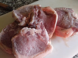 Carre de cerdo a mi estilo con arroz al azafrán