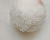 A picture of step 3 of Fruit balls.