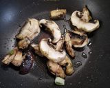Foto langkah ke 2 dari resep Jamur Telur Orak Arik/Mushroom Omelette/Mantarli Yumurta.