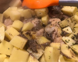 Foto del paso 5 de la receta: Guisado de pollo con salsa de trufa