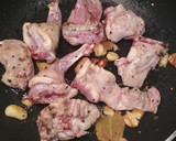 Foto del paso 3 de la receta: Conejo al ajillo picanton