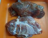 Foto del paso 2 de la receta: Bifes de res y bondiola de cerdo a la chapa