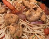 Foto del paso 2 de la receta: Tallarín saltado criollo con pollo