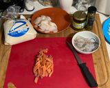 A picture of step 1 of Seafood Pizza.