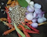 Foto langkah ke 2 dari resep Daging bumbu kunir.
