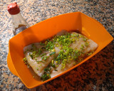 Foto del paso 1 de la receta: Lubina con salsa de espinacas
