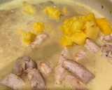 Foto del paso 4 de la receta: Pollo al curry con mango🥭