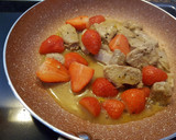 Foto del paso 3 de la receta: Solomillo con salsa de naranja, fresones y miel